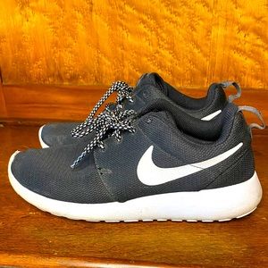 GENTLY USED- Nike Running Shoes